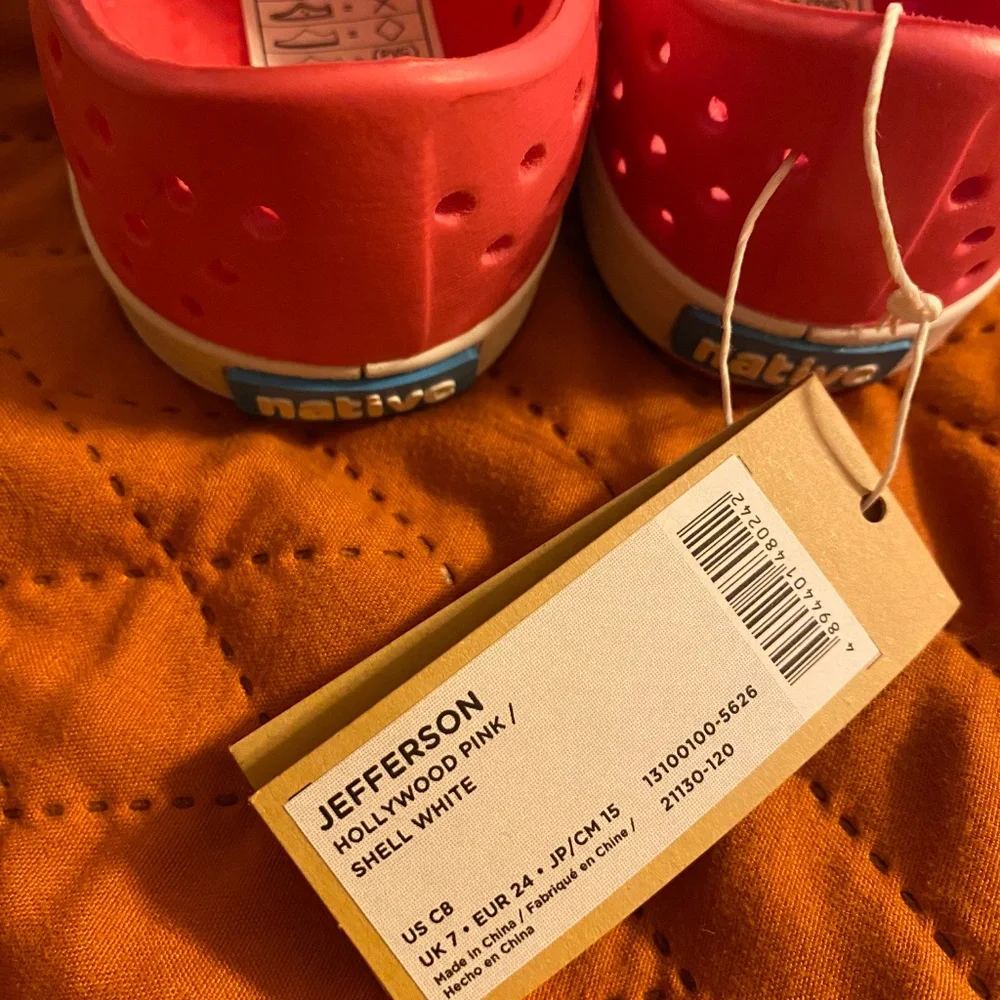 NWT Native Shoes C8 in Discontinued Color Hollywood Pink